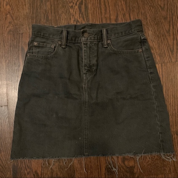 Levi’s Denim Skirt - Picture 1 of 4